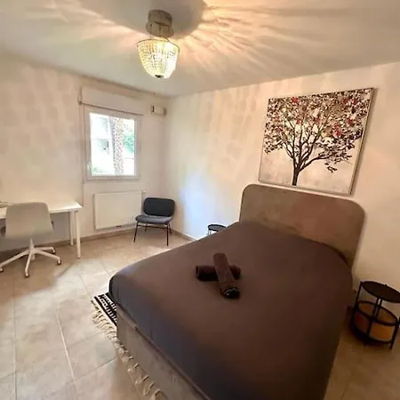 Michelet - T2 Avec Balcon Et Cuisine Equipee Nicea